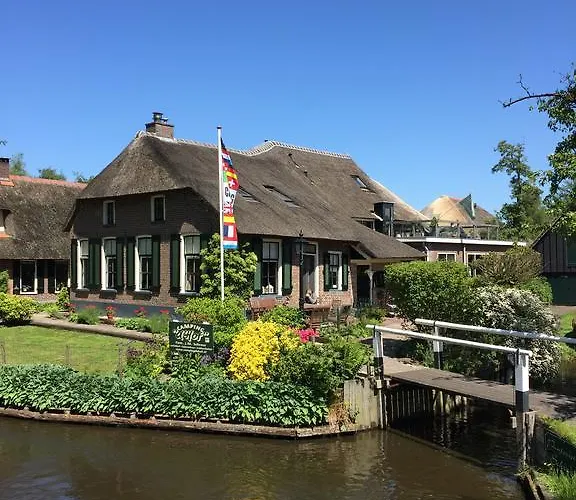 Bed&Bike De Hofstee Bed and Breakfast Giethoorn
