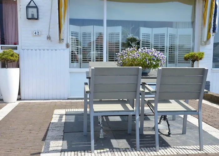 Pension 't hofje 350 meter van het strand Noordwijk