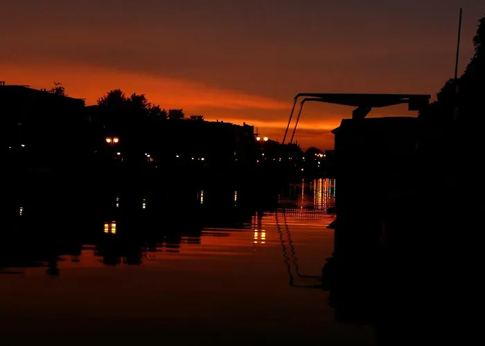 Houseboat Concordia B&B